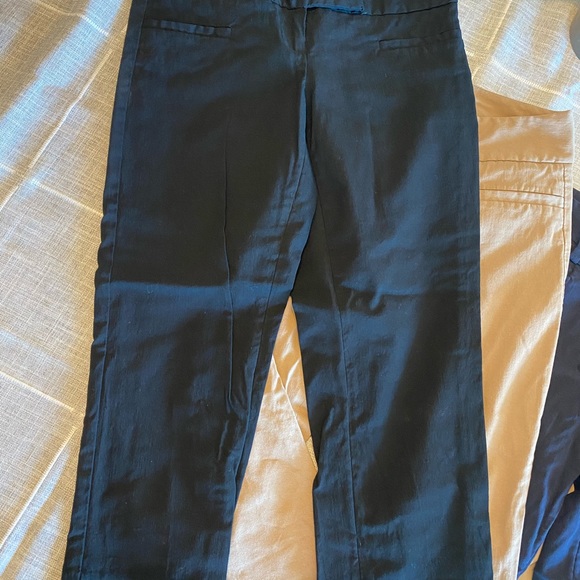 Bundle! X4 The Limited capris - Picture 2 of 3